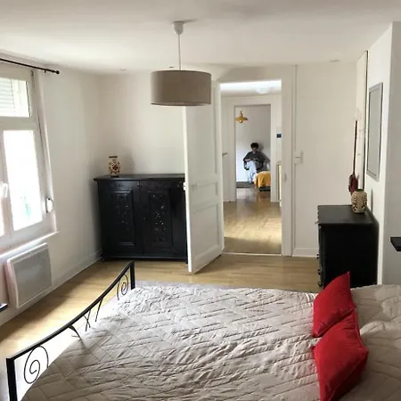 شقة Grand T2 Meuble Au Calme, Centre-ville De